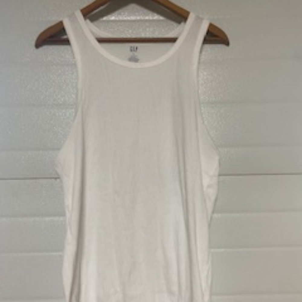 New Gap White Undershirts Pack of 2!